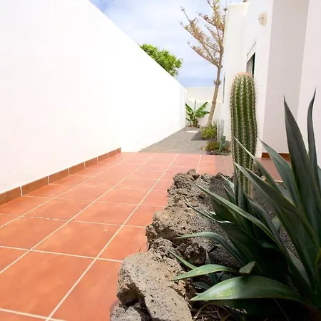 Bayside Kalendra-rofe * Guatiza